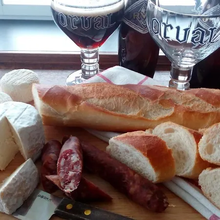 Aux 4 Saisons 3* גדין
